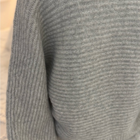 Leith Soft Gray Knit Pullover - Picture 10 of 11